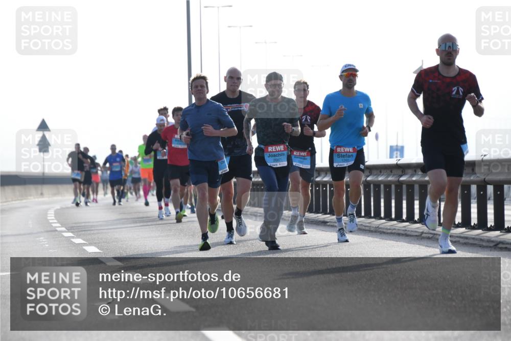 03.10.2026 - Köhlbrandbrückenlauf LenaG. http://msf.ph/oto/10656681 03.10.2026 09:19:05 Position 1 2067, 1260 meine-sportfotos.de