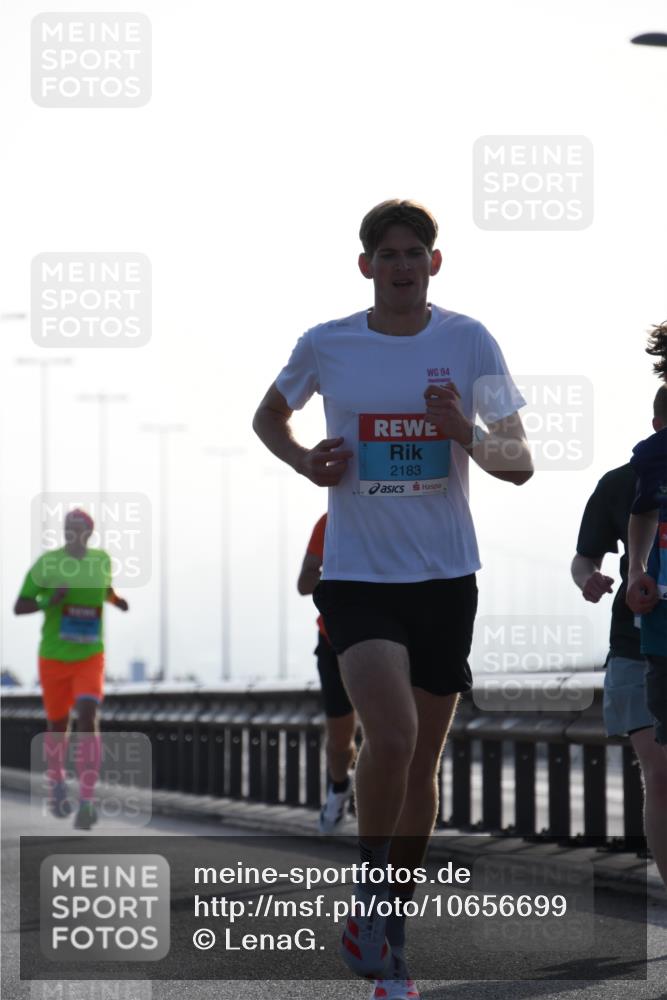 03.10.2026 - Köhlbrandbrückenlauf LenaG. http://msf.ph/oto/10656699 03.10.2026 09:19:19 Position 1 94, 2183 meine-sportfotos.de