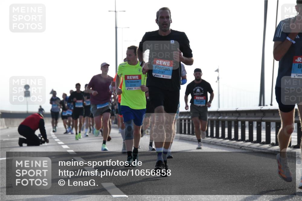 03.10.2026 - Köhlbrandbrückenlauf LenaG. http://msf.ph/oto/10656858 03.10.2026 09:19:53 Position 1 2197, 2135 meine-sportfotos.de