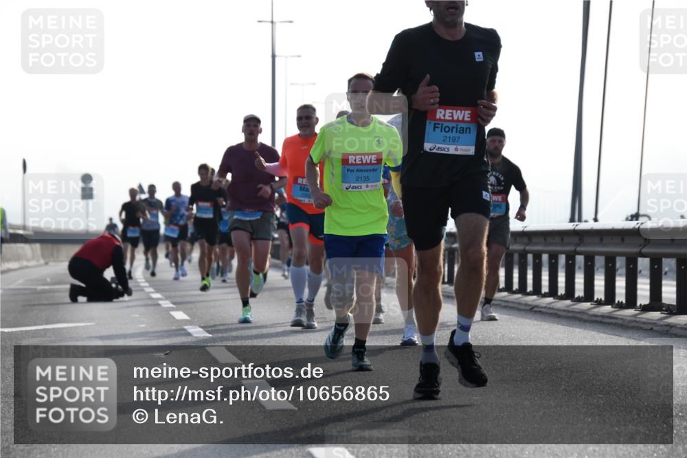 03.10.2026 - Köhlbrandbrückenlauf LenaG. http://msf.ph/oto/10656865 03.10.2026 09:19:54 Position 1 2135, 2197 meine-sportfotos.de