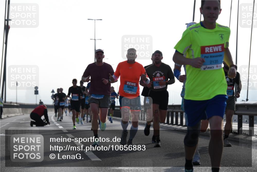 03.10.2026 - Köhlbrandbrückenlauf LenaG. http://msf.ph/oto/10656883 03.10.2026 09:19:57 Position 1 2355, 3, 2135 meine-sportfotos.de