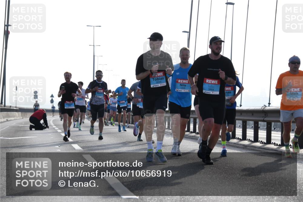 03.10.2026 - Köhlbrandbrückenlauf LenaG. http://msf.ph/oto/10656919 03.10.2026 09:20:06 Position 1 2656, 1259, 3864, 278, 2237 meine-sportfotos.de