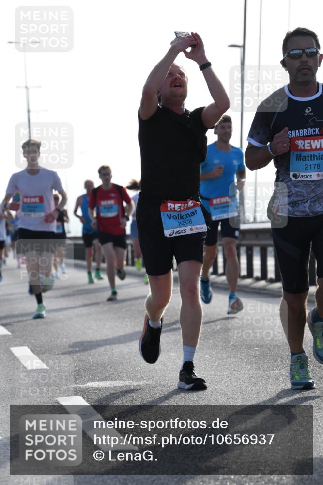 03.10.2026 - Köhlbrandbrückenlauf LenaG. http://msf.ph/oto/10656937 03.10.2026 09:20:11 Position 1 2208, 2178 meine-sportfotos.de