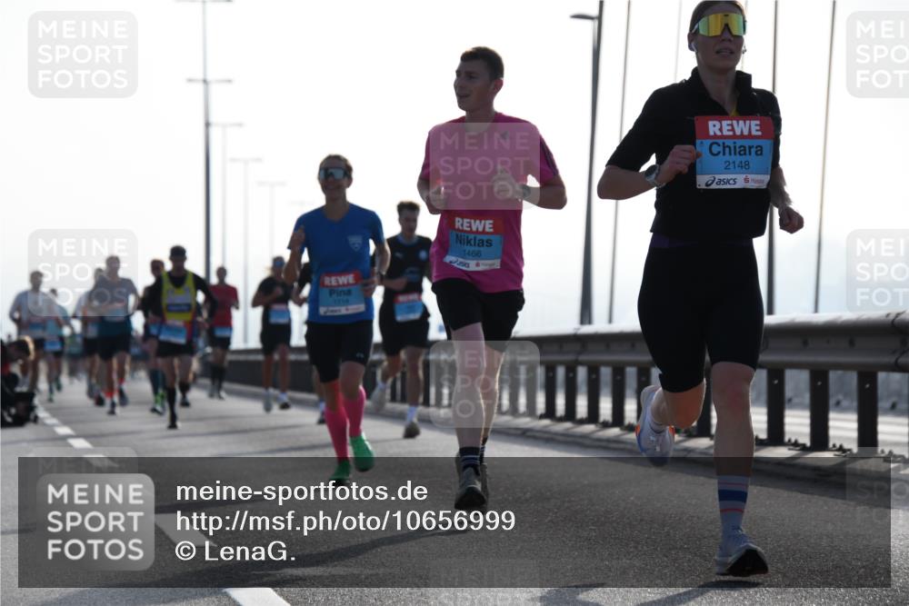 03.10.2026 - Köhlbrandbrückenlauf LenaG. http://msf.ph/oto/10656999 03.10.2026 09:20:39 Position 1 1466, 2148 meine-sportfotos.de