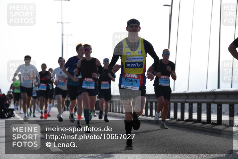 03.10.2026 - Köhlbrandbrückenlauf LenaG. http://msf.ph/oto/10657027 03.10.2026 09:20:46 Position 1 1342 meine-sportfotos.de