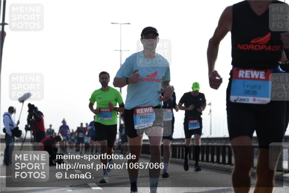 03.10.2026 - Köhlbrandbrückenlauf LenaG. http://msf.ph/oto/10657066 03.10.2026 09:20:56 Position 1 1397, 3836 meine-sportfotos.de