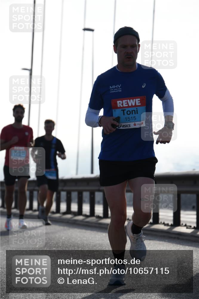03.10.2026 - Köhlbrandbrückenlauf LenaG. http://msf.ph/oto/10657115 03.10.2026 09:21:13 Position 1 1515, 42, 195 meine-sportfotos.de