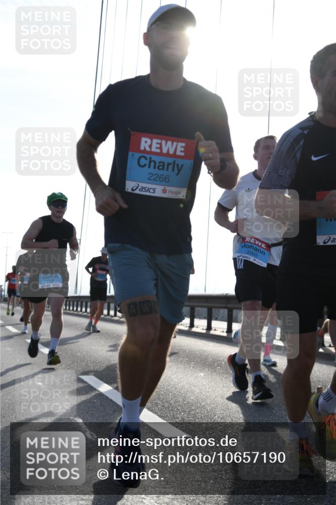 03.10.2026 - Köhlbrandbrückenlauf LenaG. http://msf.ph/oto/10657190 03.10.2026 09:21:29 Position 1 1115, 2266, 2203 meine-sportfotos.de
