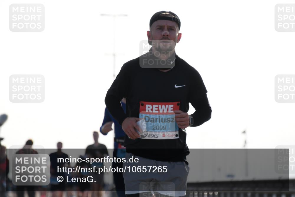 03.10.2026 - Köhlbrandbrückenlauf LenaG. http://msf.ph/oto/10657265 03.10.2026 09:21:48 Position 1 2099 meine-sportfotos.de