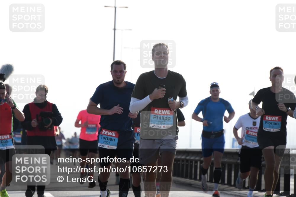 03.10.2026 - Köhlbrandbrückenlauf LenaG. http://msf.ph/oto/10657273 03.10.2026 09:21:57 Position 1 1479, 2301, 2322, 1944, 2151 meine-sportfotos.de