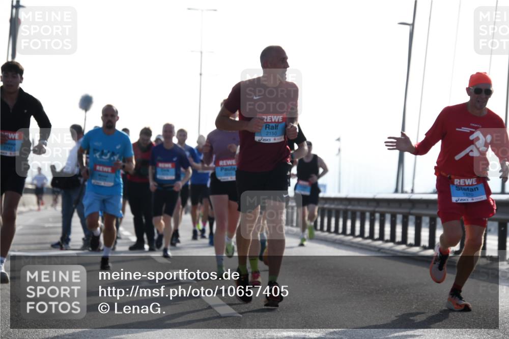 03.10.2026 - Köhlbrandbrückenlauf LenaG. http://msf.ph/oto/10657405 03.10.2026 09:22:22 Position 1 2150, 1370 meine-sportfotos.de