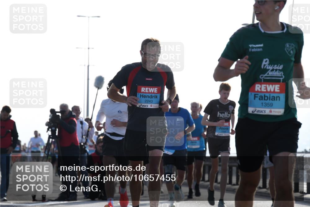 03.10.2026 - Köhlbrandbrückenlauf LenaG. http://msf.ph/oto/10657455 03.10.2026 09:22:45 Position 1 2243, 1936, 1359 meine-sportfotos.de