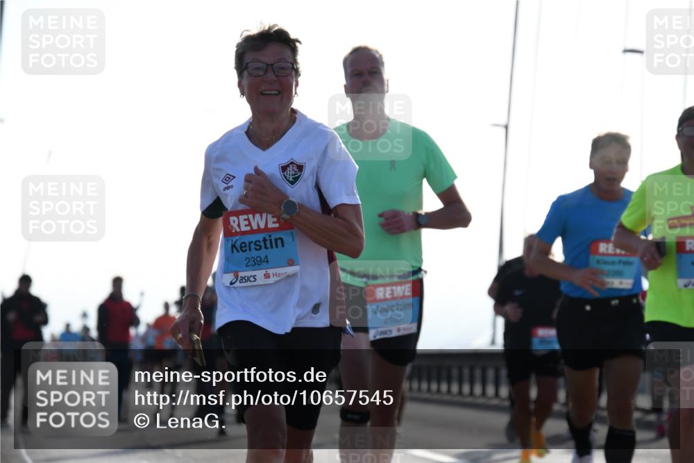 03.10.2026 - Köhlbrandbrückenlauf LenaG. http://msf.ph/oto/10657545 03.10.2026 09:23:10 Position 1 2394, 2163, 12386 meine-sportfotos.de