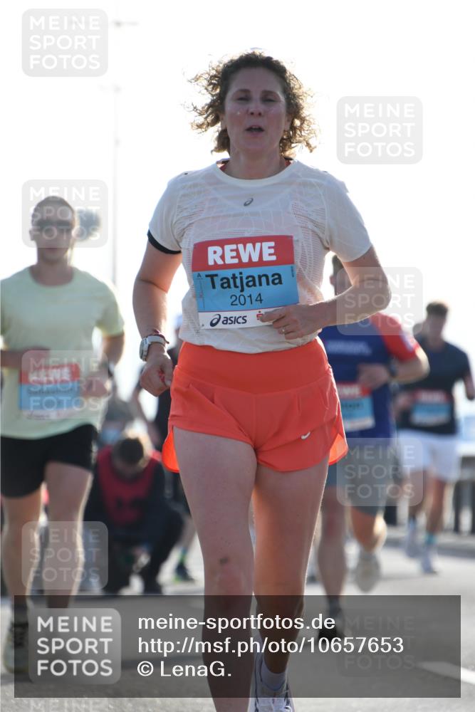 03.10.2026 - Köhlbrandbrückenlauf LenaG. http://msf.ph/oto/10657653 03.10.2026 09:23:45 Position 1 2014 meine-sportfotos.de