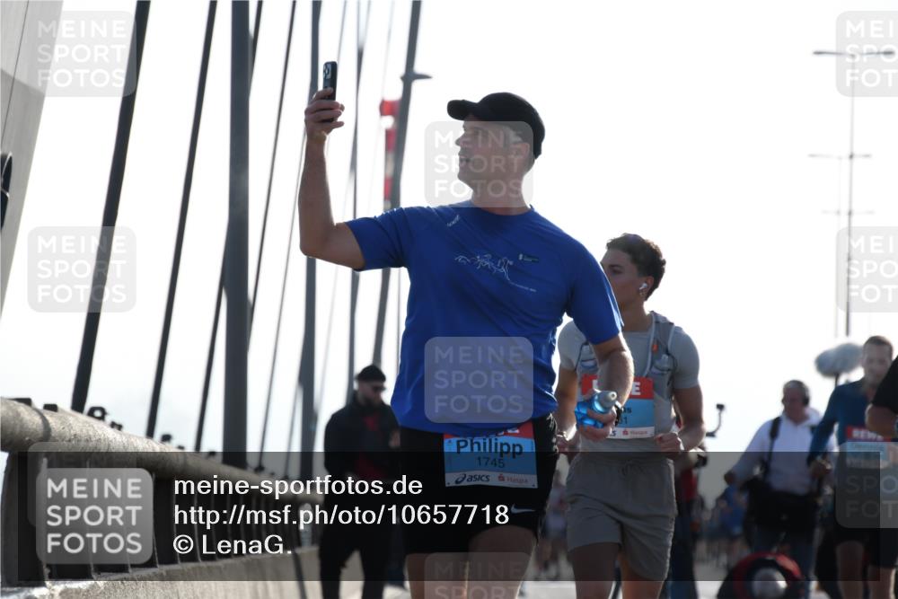03.10.2026 - Köhlbrandbrückenlauf LenaG. http://msf.ph/oto/10657718 03.10.2026 09:24:12 Position 1 1745 meine-sportfotos.de