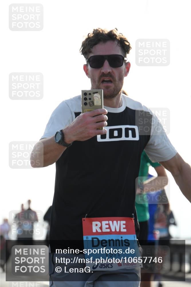 03.10.2026 - Köhlbrandbrückenlauf LenaG. http://msf.ph/oto/10657746 03.10.2026 09:24:23 Position 1 1911 meine-sportfotos.de
