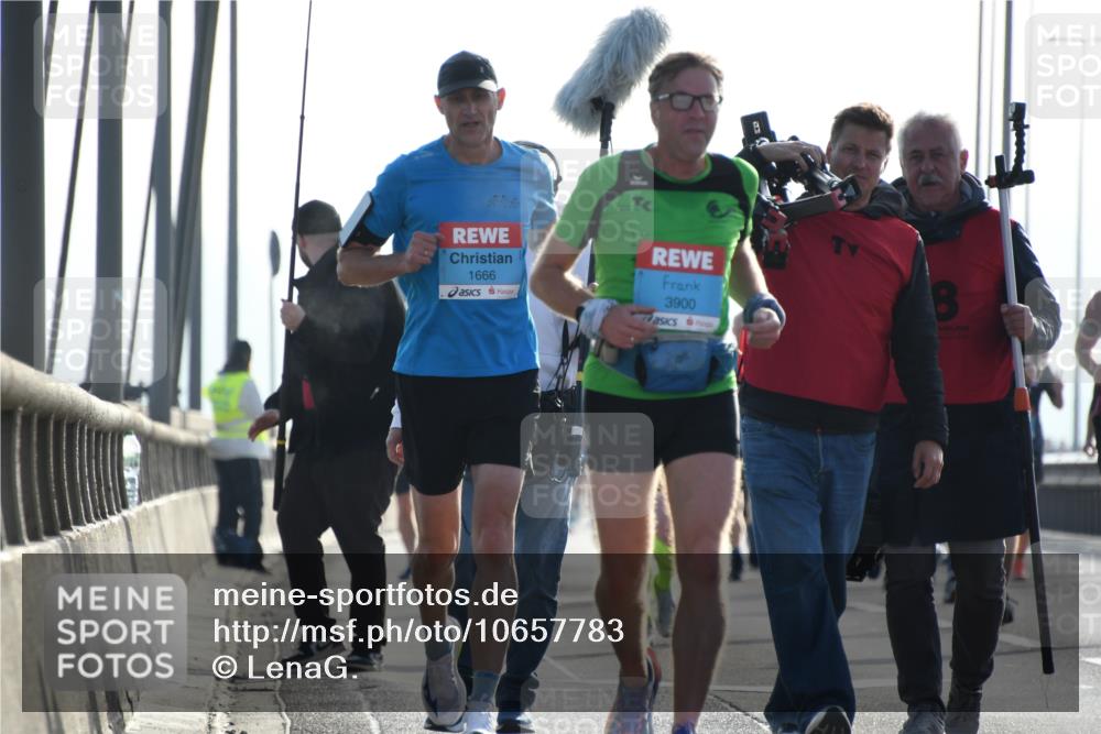 03.10.2026 - Köhlbrandbrückenlauf LenaG. http://msf.ph/oto/10657783 03.10.2026 09:24:40 Position 1 1666, 3900 meine-sportfotos.de