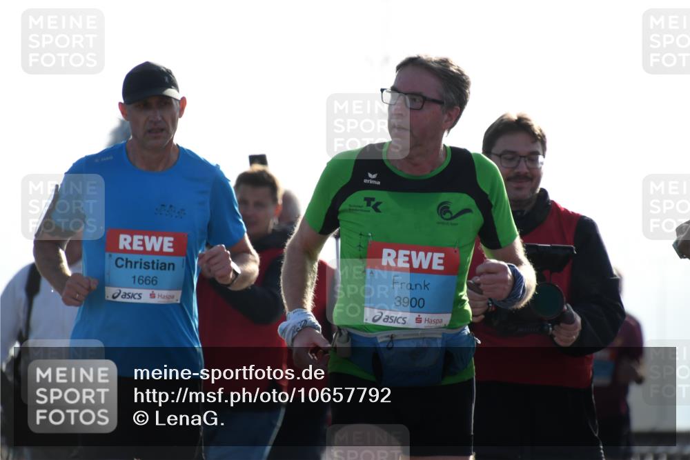 03.10.2026 - Köhlbrandbrückenlauf LenaG. http://msf.ph/oto/10657792 03.10.2026 09:24:43 Position 1 1666, 3900 meine-sportfotos.de
