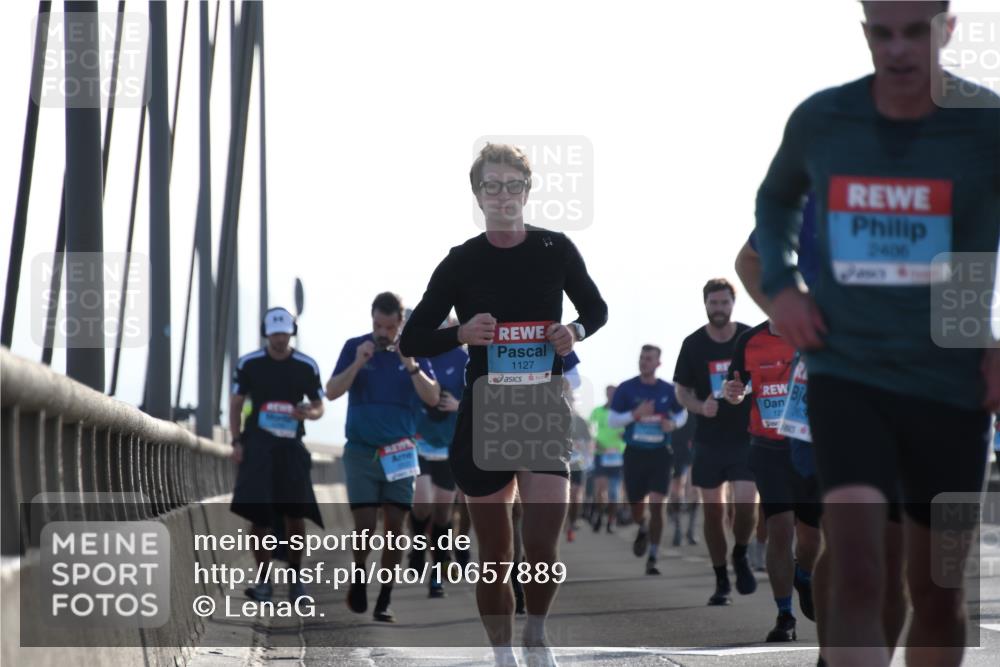 03.10.2026 - Köhlbrandbrückenlauf LenaG. http://msf.ph/oto/10657889 03.10.2026 09:25:40 Position 1 1127, 12203, 2406 meine-sportfotos.de