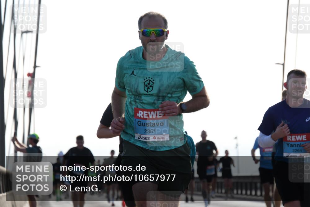 03.10.2026 - Köhlbrandbrückenlauf LenaG. http://msf.ph/oto/10657977 03.10.2026 09:26:00 Position 1 2351, 2264 meine-sportfotos.de