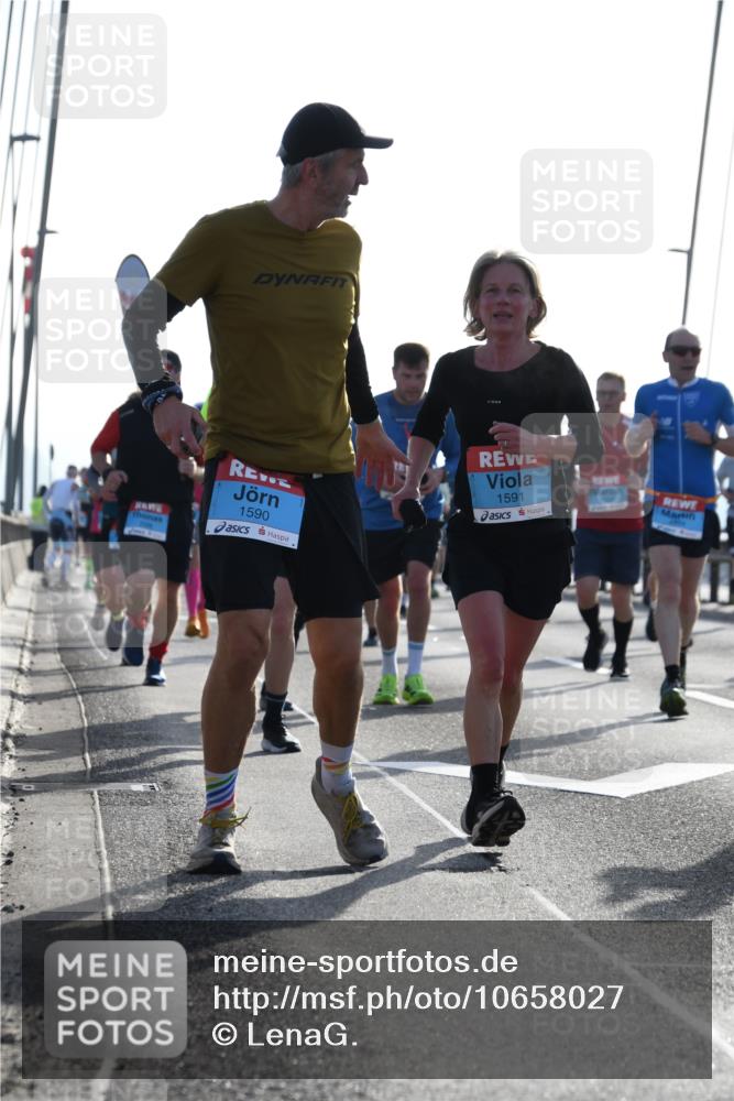 03.10.2026 - Köhlbrandbrückenlauf LenaG. http://msf.ph/oto/10658027 03.10.2026 09:26:25 Position 1 1590, 1591 meine-sportfotos.de