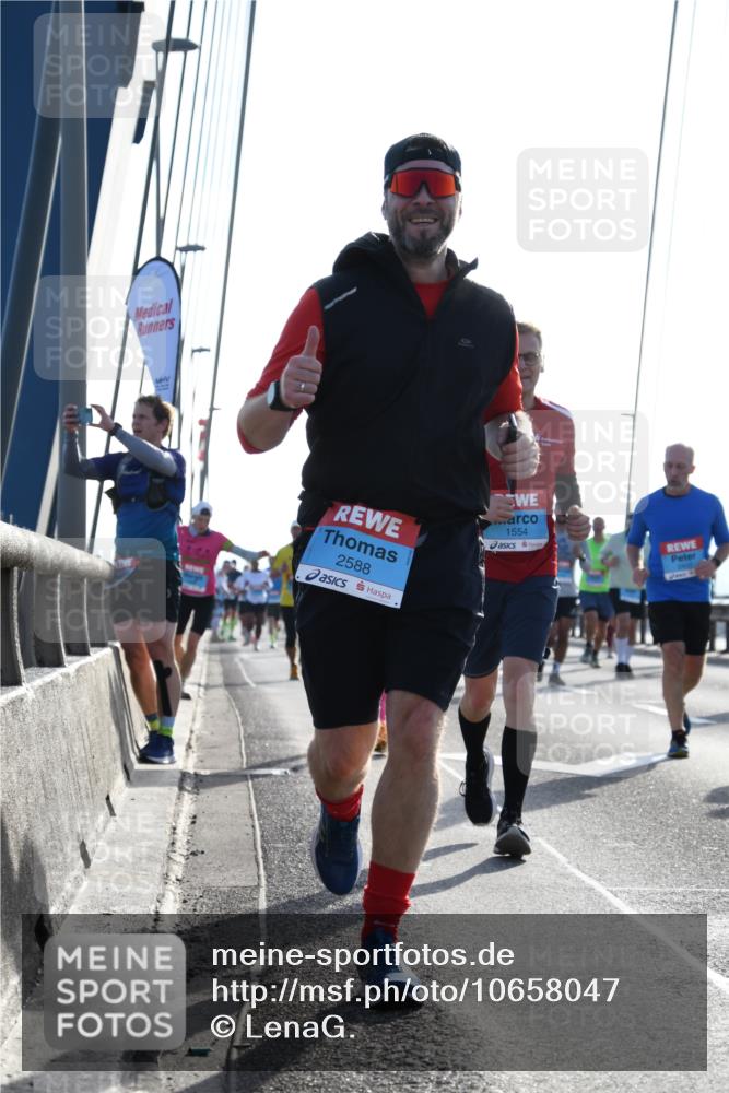03.10.2026 - Köhlbrandbrückenlauf LenaG. http://msf.ph/oto/10658047 03.10.2026 09:26:31 Position 1 2588, 1554 meine-sportfotos.de