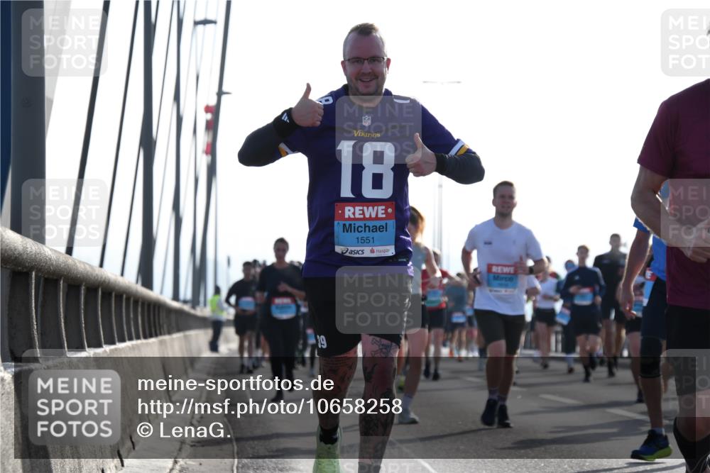 03.10.2026 - Köhlbrandbrückenlauf LenaG. http://msf.ph/oto/10658258 03.10.2026 09:27:23 Position 1 39, 18, 1551 meine-sportfotos.de
