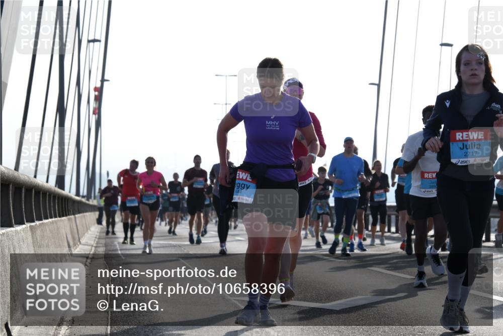 03.10.2026 - Köhlbrandbrückenlauf LenaG. http://msf.ph/oto/10658396 03.10.2026 09:28:02 Position 1 444, 2717 meine-sportfotos.de