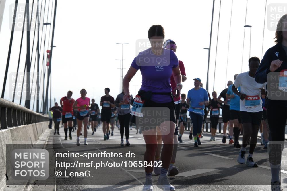 03.10.2026 - Köhlbrandbrückenlauf LenaG. http://msf.ph/oto/10658402 03.10.2026 09:28:03 Position 1 444, 3850 meine-sportfotos.de