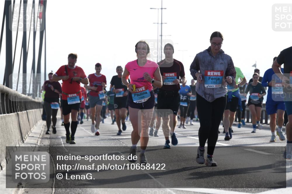 03.10.2026 - Köhlbrandbrückenlauf LenaG. http://msf.ph/oto/10658422 03.10.2026 09:28:06 Position 1 1398, 2614, 2353, 2579 meine-sportfotos.de