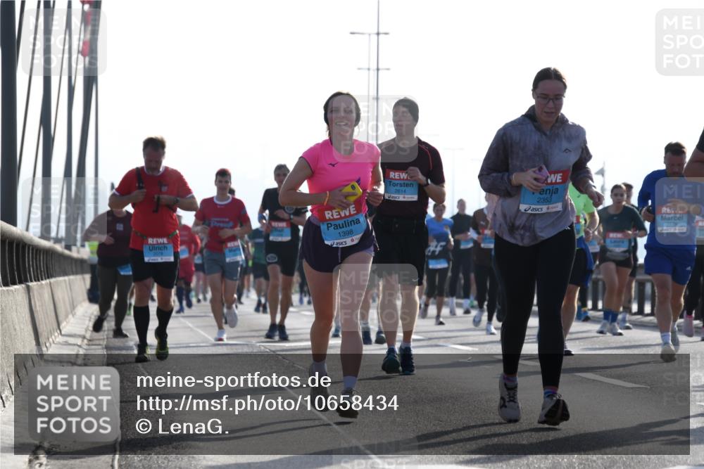 03.10.2026 - Köhlbrandbrückenlauf LenaG. http://msf.ph/oto/10658434 03.10.2026 09:28:06 Position 1 1398, 2614, 2353, 2579 meine-sportfotos.de