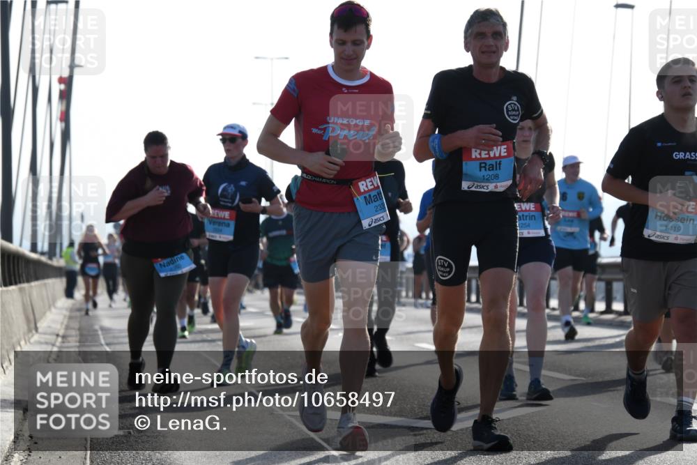 03.10.2026 - Köhlbrandbrückenlauf LenaG. http://msf.ph/oto/10658497 03.10.2026 09:28:18 Position 1 1911, 233, 1208, 254, 1419 meine-sportfotos.de