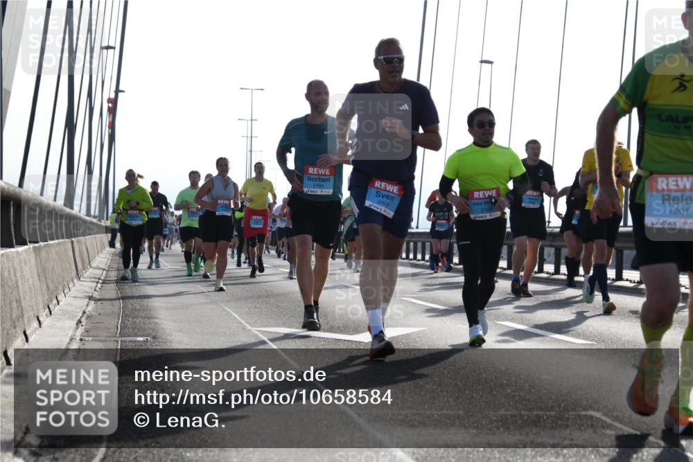 03.10.2026 - Köhlbrandbrückenlauf LenaG. http://msf.ph/oto/10658584 03.10.2026 09:28:56 Position 1 2404, 2104, 1201, 2464 meine-sportfotos.de