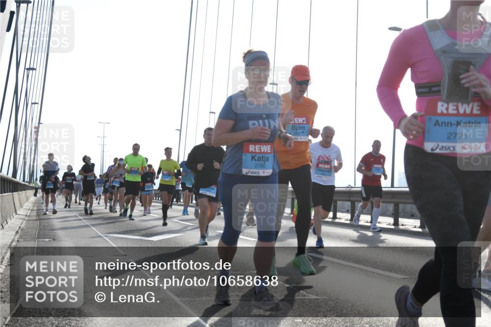 03.10.2026 - Köhlbrandbrückenlauf LenaG. http://msf.ph/oto/10658638 03.10.2026 09:29:12 Position 1 2760, 2087, 7, 2451, 2721 meine-sportfotos.de