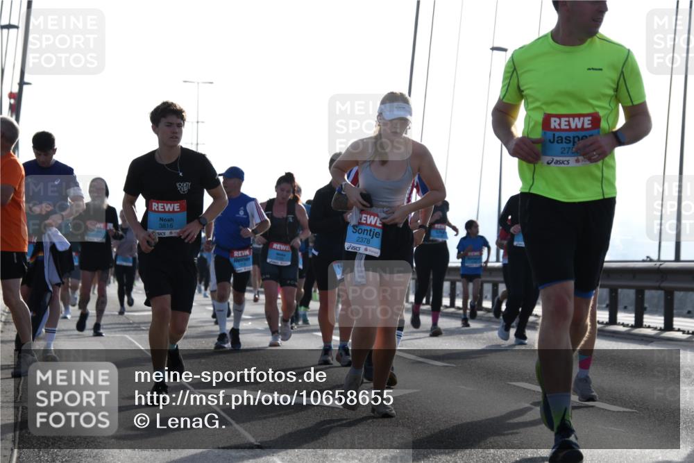 03.10.2026 - Köhlbrandbrückenlauf LenaG. http://msf.ph/oto/10658655 03.10.2026 09:29:17 Position 1 3816, 2378, 275 meine-sportfotos.de