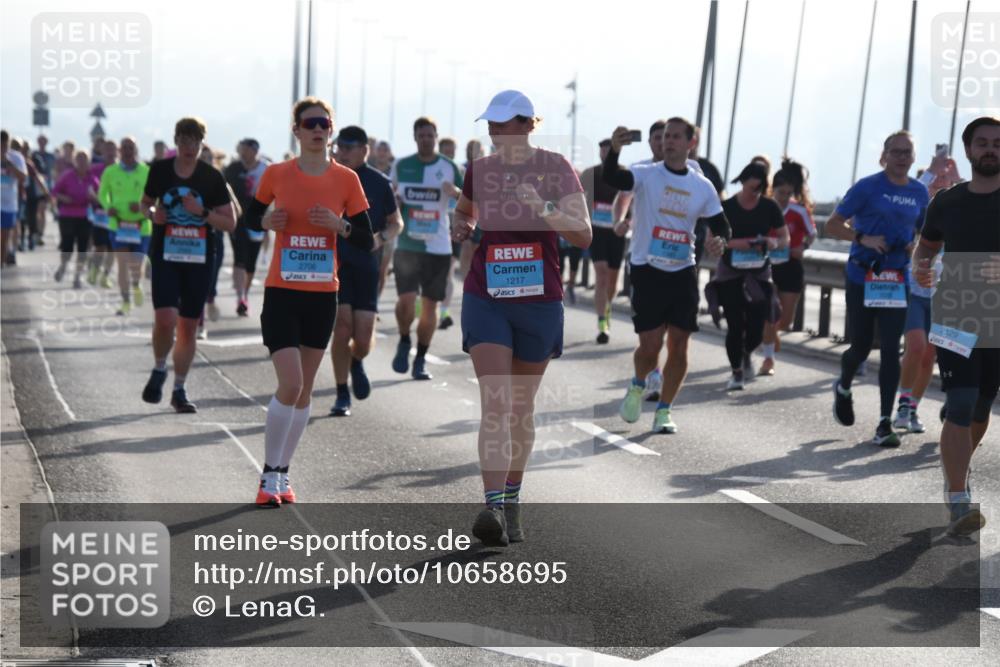 03.10.2026 - Köhlbrandbrückenlauf LenaG. http://msf.ph/oto/10658695 03.10.2026 09:29:37 Position 1 2706, 1217, 10, 2529, 15 meine-sportfotos.de