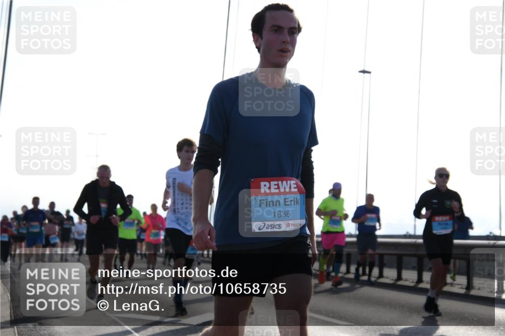03.10.2026 - Köhlbrandbrückenlauf LenaG. http://msf.ph/oto/10658735 03.10.2026 09:30:14 Position 1 1836 meine-sportfotos.de