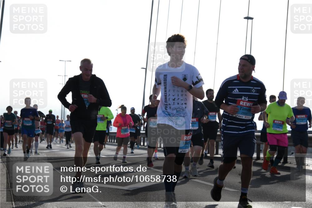 03.10.2026 - Köhlbrandbrückenlauf LenaG. http://msf.ph/oto/10658738 03.10.2026 09:30:16 Position 1 287, 2900 meine-sportfotos.de