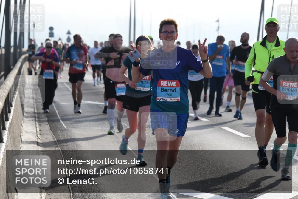 03.10.2026 - Köhlbrandbrückenlauf LenaG. http://msf.ph/oto/10658741 03.10.2026 09:30:21 Position 1 2853, 1799, 6, 1414 meine-sportfotos.de