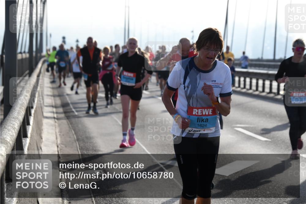 03.10.2026 - Köhlbrandbrückenlauf LenaG. http://msf.ph/oto/10658780 03.10.2026 09:30:45 Position 1 1624 meine-sportfotos.de