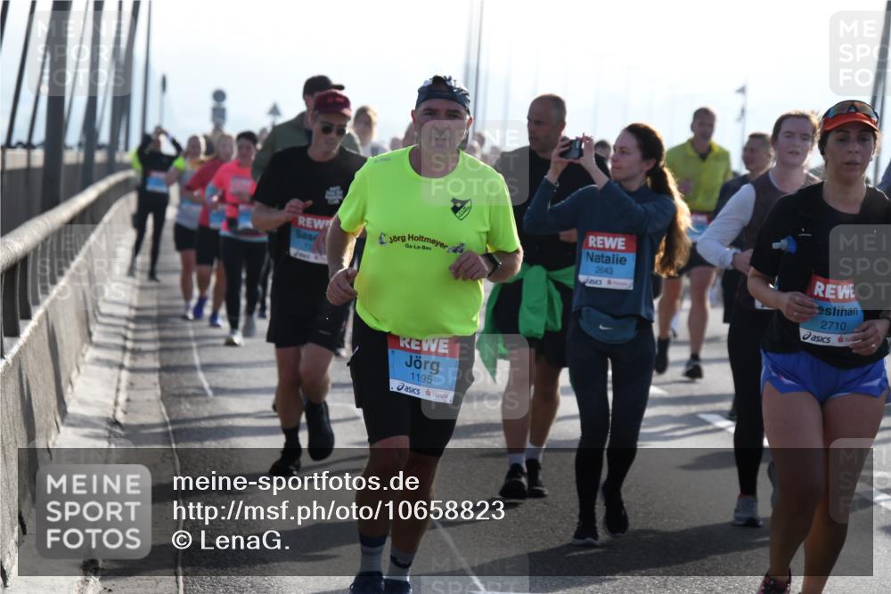03.10.2026 - Köhlbrandbrückenlauf LenaG. http://msf.ph/oto/10658823 03.10.2026 09:31:09 Position 1 2643, 1195, 2710 meine-sportfotos.de