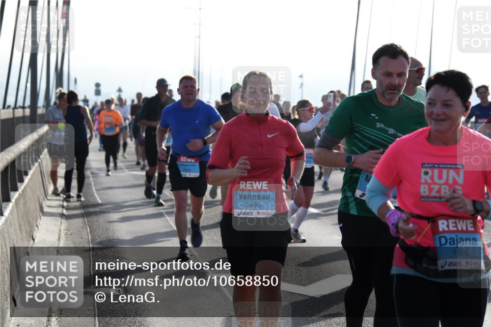 03.10.2026 - Köhlbrandbrückenlauf LenaG. http://msf.ph/oto/10658850 03.10.2026 09:31:21 Position 1 2943, 2996, 1986 meine-sportfotos.de