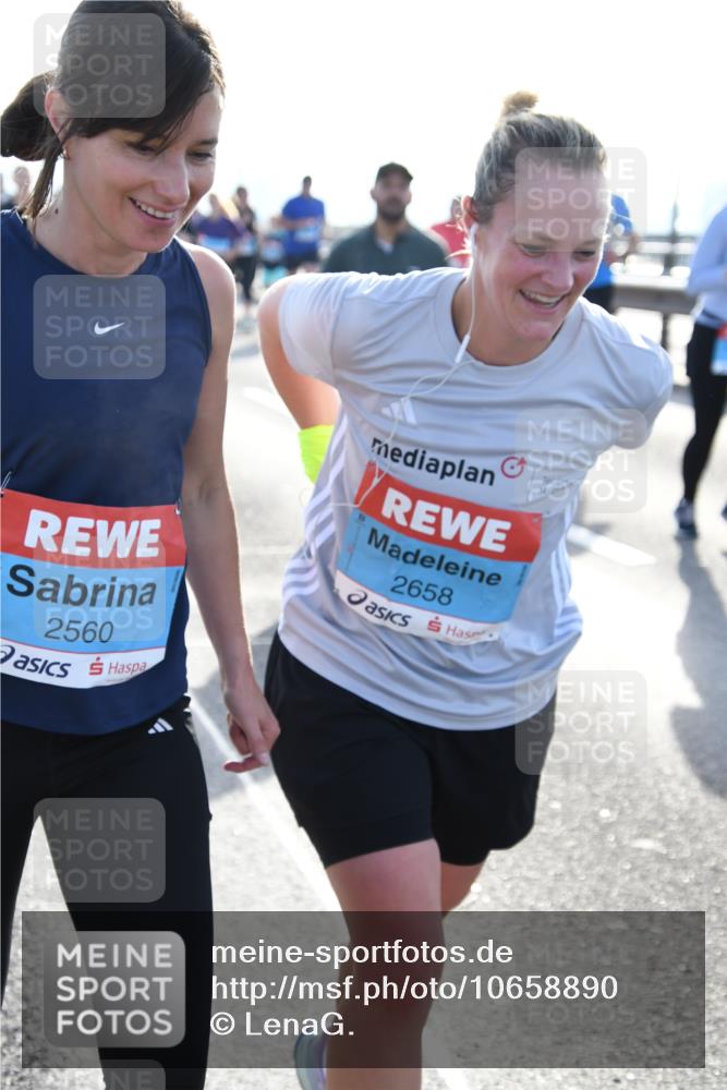 03.10.2026 - Köhlbrandbrückenlauf LenaG. http://msf.ph/oto/10658890 03.10.2026 09:31:51 Position 1 2560, 2658 meine-sportfotos.de