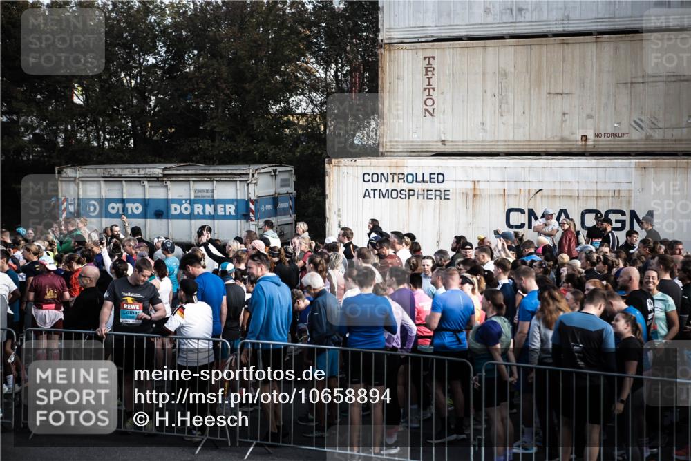 03.10.2026 - Köhlbrandbrückenlauf H.Heesch http://msf.ph/oto/10658894 03.10.2026 09:00:13 Ziel  meine-sportfotos.de