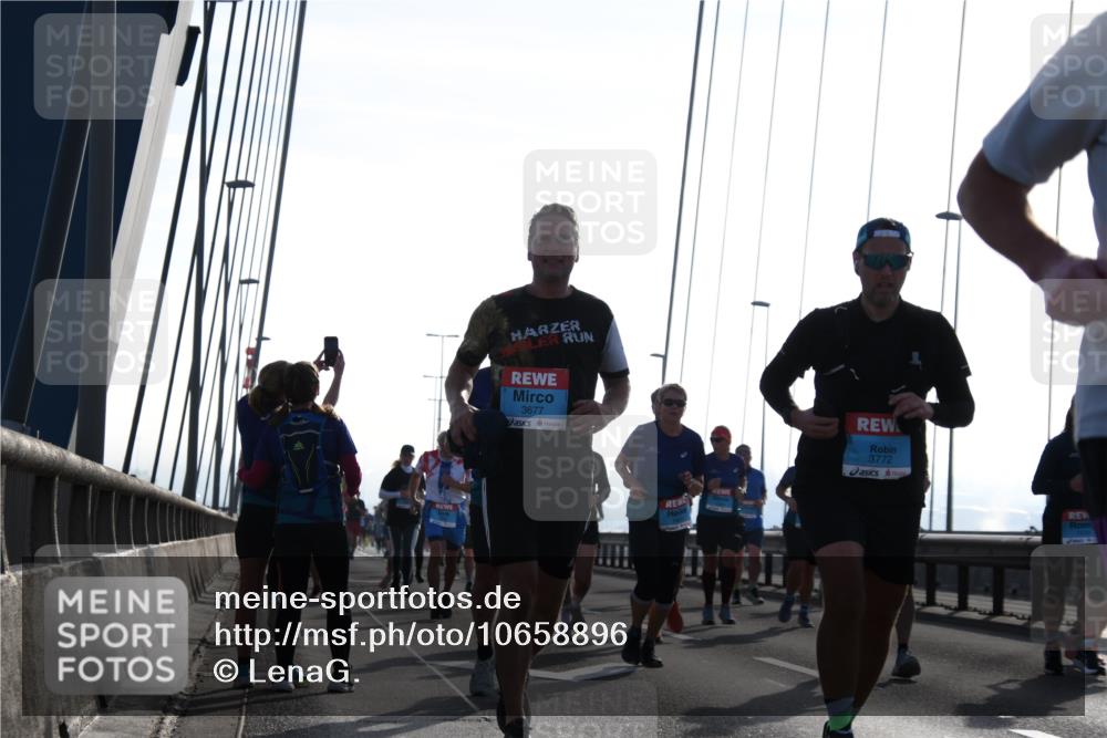 03.10.2026 - Köhlbrandbrückenlauf LenaG. http://msf.ph/oto/10658896 03.10.2026 09:31:58 Position 1 3677, 3772 meine-sportfotos.de
