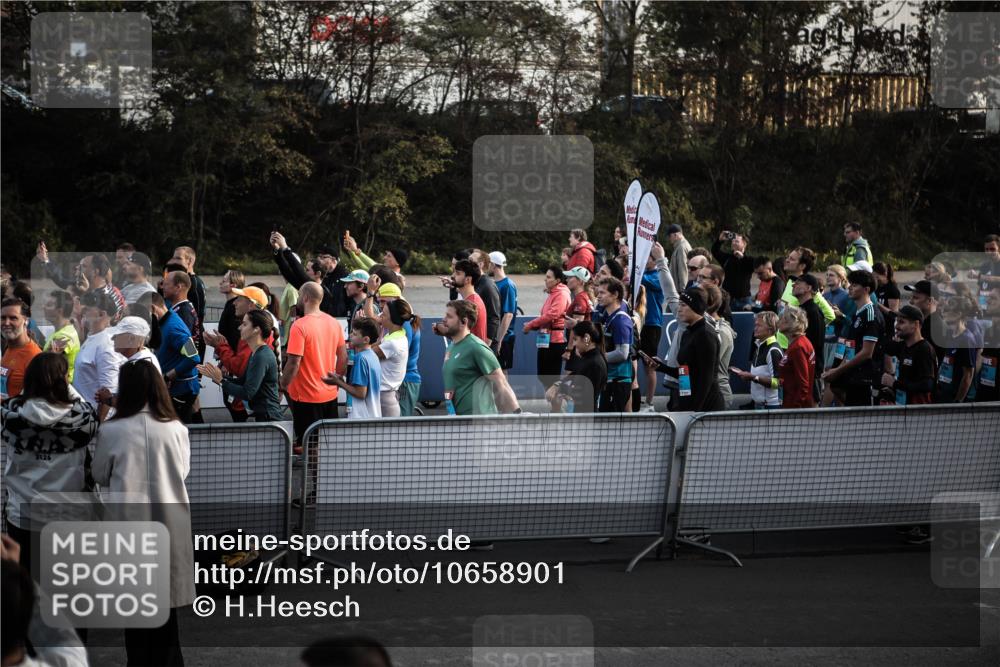 03.10.2026 - Köhlbrandbrückenlauf H.Heesch http://msf.ph/oto/10658901 03.10.2026 09:00:56 Ziel  meine-sportfotos.de