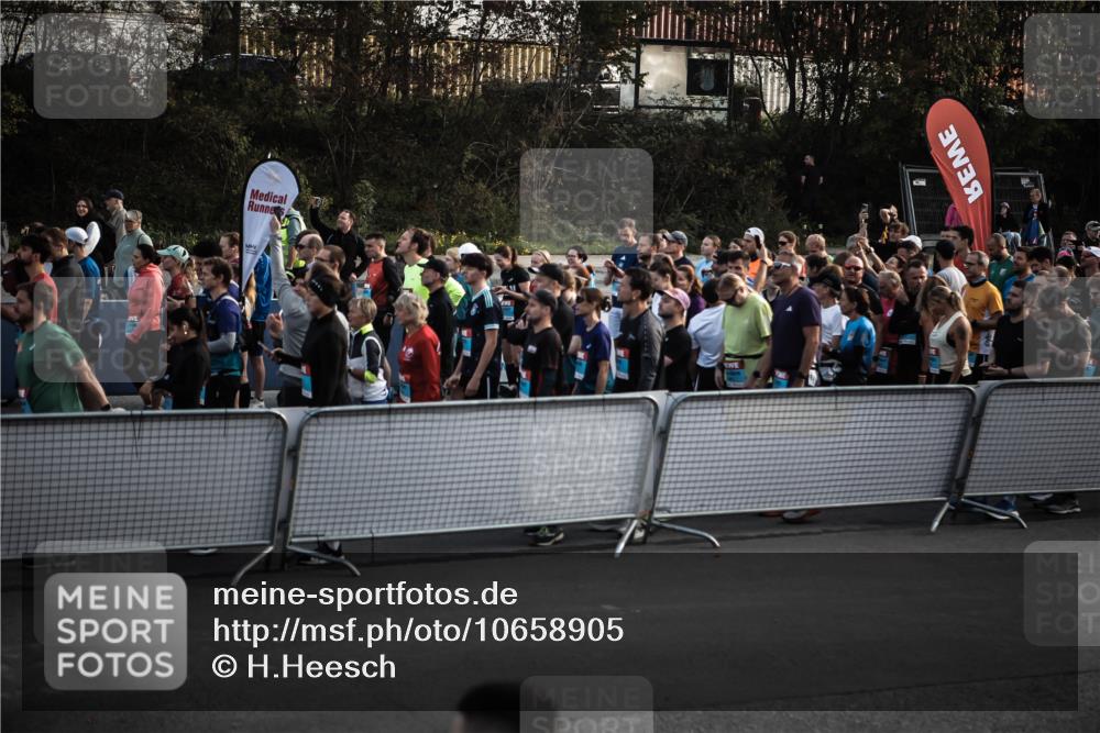 03.10.2026 - Köhlbrandbrückenlauf H.Heesch http://msf.ph/oto/10658905 03.10.2026 09:00:58 Ziel  meine-sportfotos.de