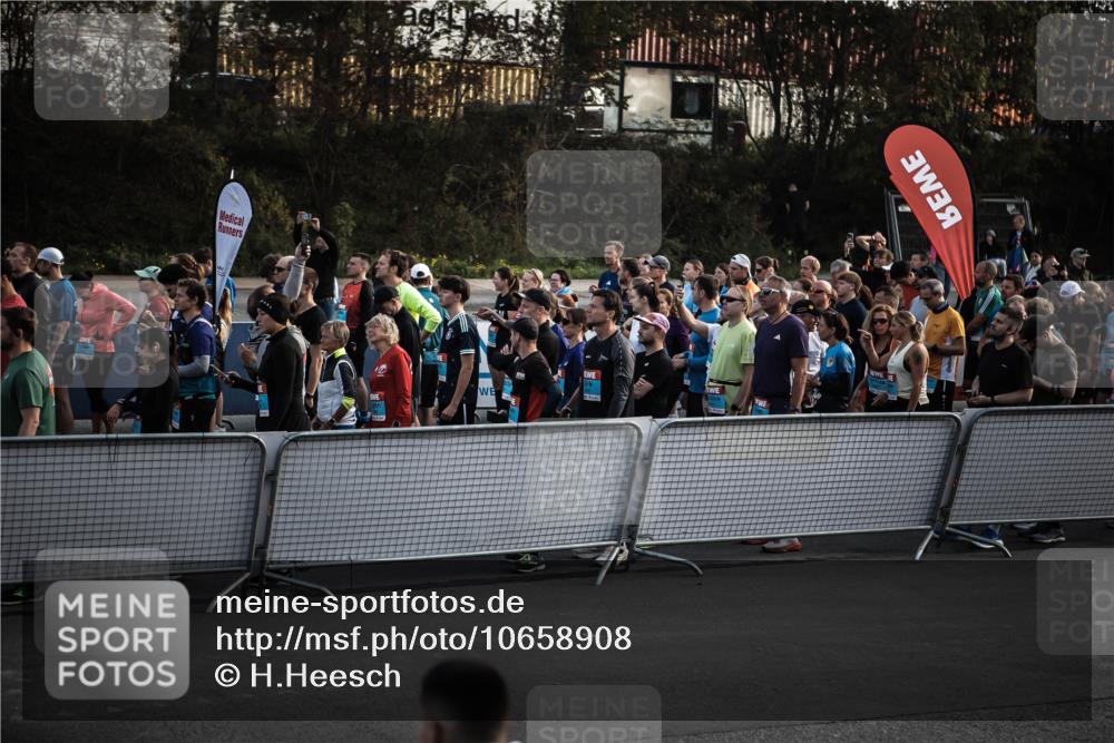 03.10.2026 - Köhlbrandbrückenlauf H.Heesch http://msf.ph/oto/10658908 03.10.2026 09:01:01 Ziel  meine-sportfotos.de