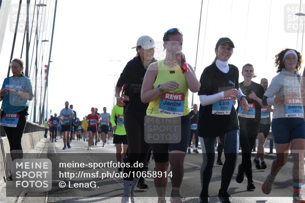 03.10.2026 - Köhlbrandbrückenlauf LenaG. http://msf.ph/oto/10658914 03.10.2026 09:32:08 Position 1 1619, 2589, 2883, 1474, 22 meine-sportfotos.de