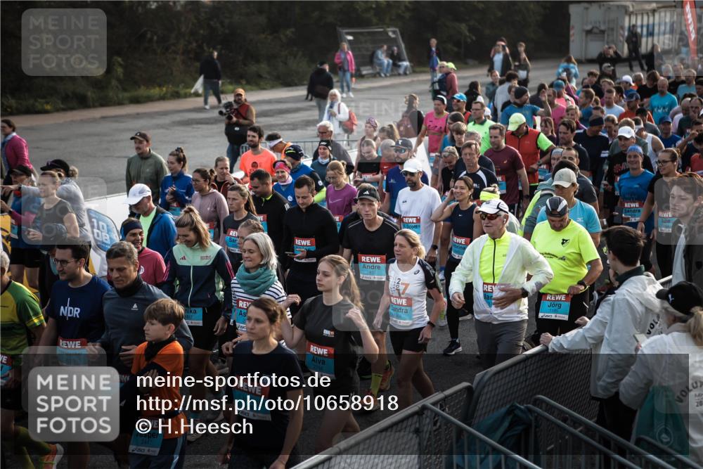 03.10.2026 - Köhlbrandbrückenlauf H.Heesch http://msf.ph/oto/10658918 03.10.2026 09:01:56 Ziel  meine-sportfotos.de